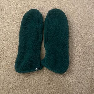 Oiselle Douglas FirPNW Mittens in S/M